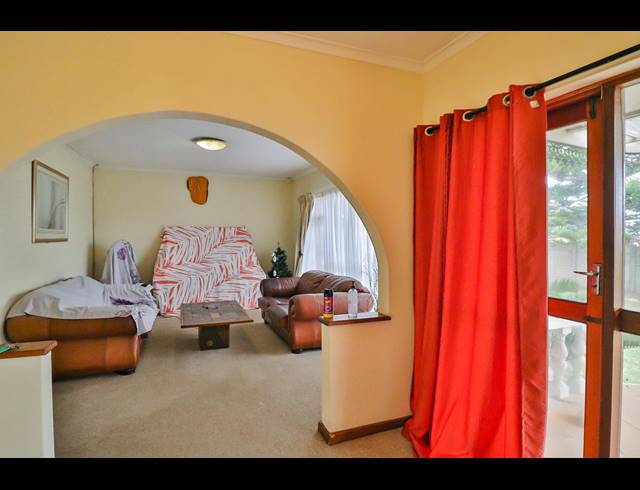 3 BEDROOM HOUSE RENTED IN BLUEWATER BAY